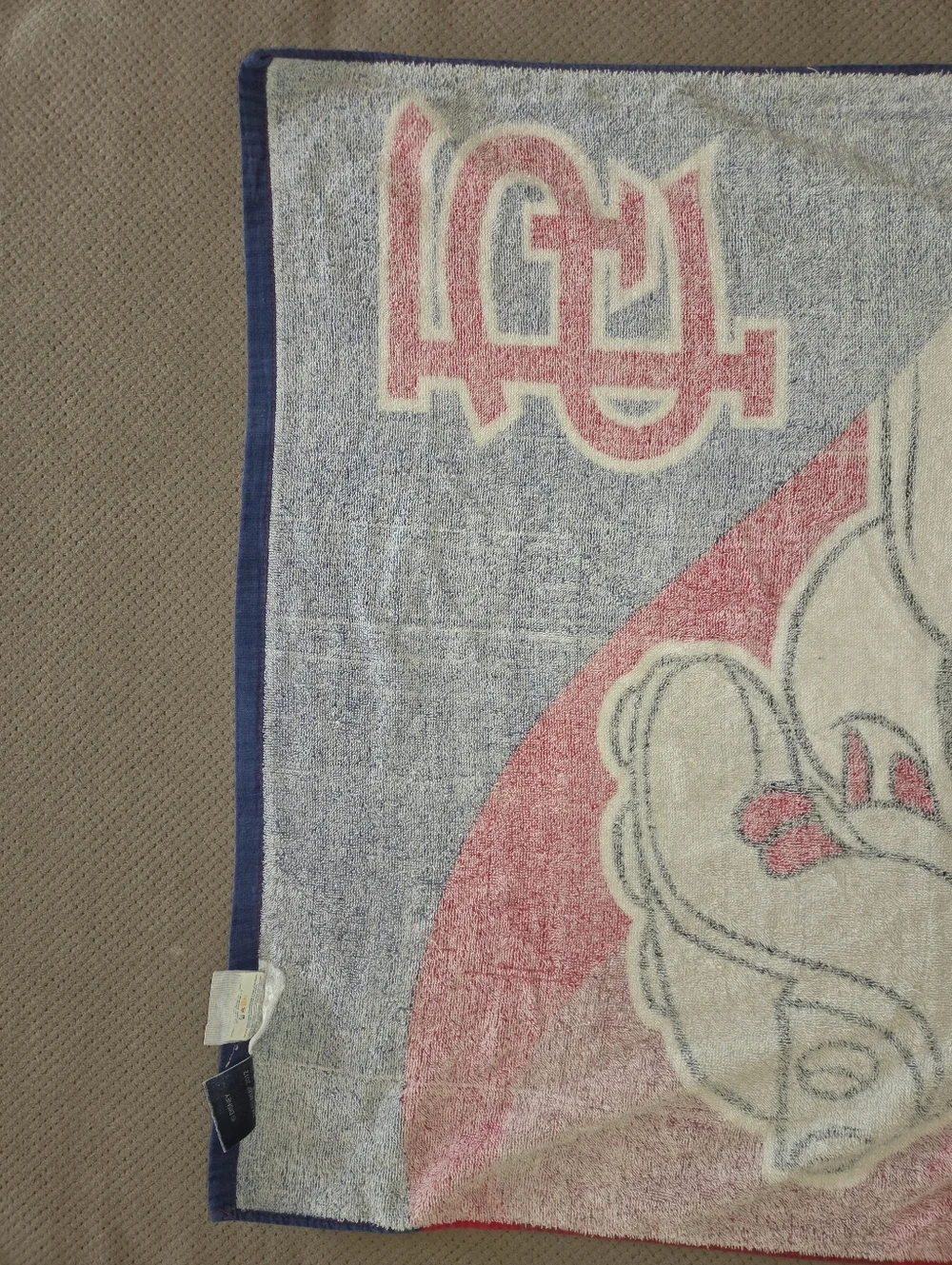 St. Louis Cardinals MLB & Disney Mickey Mouse Towel Wind Up Beach Baseball 2012